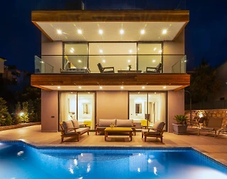 Kaş Kalkan'da Deniz ve Şehir Manzaralı, Özel Havuzlu, Şık Villa - 1