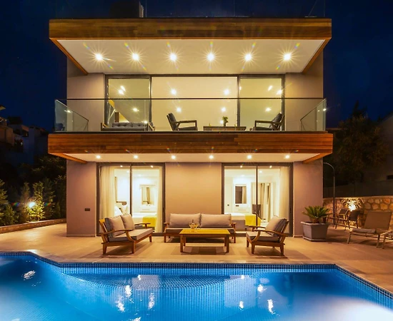Kaş Kalkan'da Deniz ve Şehir Manzaralı, Özel Havuzlu, Kiralık Villa - 1