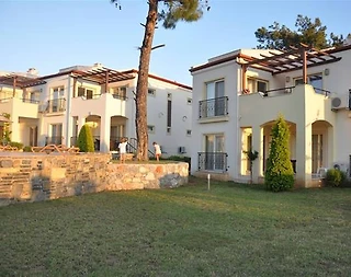 Didim Akbük'te Tesis İçerisinde, Özel Plajlı, Kiralık Tatil Evi - 4