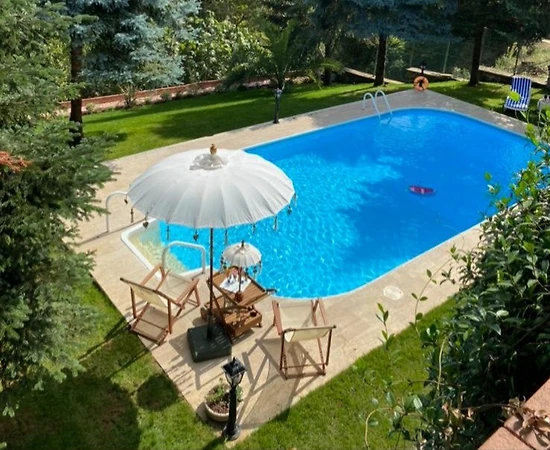 Sapanca'da Göl ve Doğa Manzarası Eşliğinde, Özel Havuzlu, Ferah Villa - 1