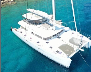 Bodrum Çıkışlı Muhteşem Tasarıma Sahip, 8 Kişilik Lüks Katamaran - 5