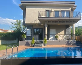Sapanca Kırkpınar'da Geniş Bahçeli, Özel Havuzlu, Lüks Villa - 2