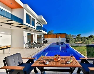 Kaş Üzümlü'de Çekirdek Ailelere Uygun, Özel Havuzlu, Lüks Villa - 2