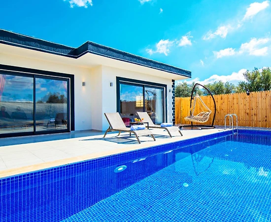 Kaş Üzümlü'de Balayı Çiftlerine Uygun, Özel Havuzlu, Kiralık Villa - 1