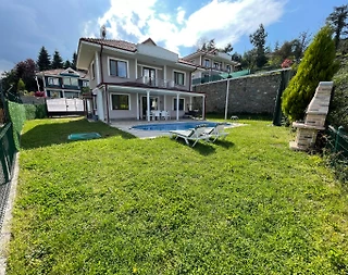 Sapanca Mahmudiye'de Göl Manzaralı, Isıtmalı Havuzlu, Tatil Villası - 1