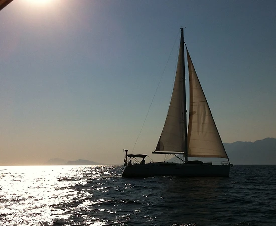 Fethiye'de İç Dekorasyonu Ahşap, 10 Kişi Kapasiteli Modern Yelkenli - 1