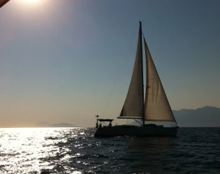 Fethiye'de İç Dekorasyonu Ahşap, 10 Kişi Kapasiteli Modern Yelkenli - 1