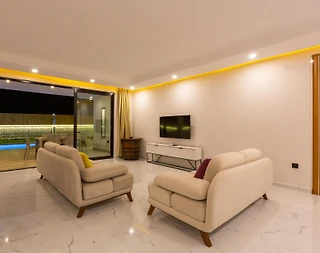 Kaş Sarıbelen'de Yemyeşil Bahçeli, Özel Havuzlu, Jakuzili, Ferah Villa - 4