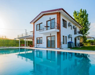 Fethiye Çiftlik'te Geniş Bahçeli, Özel Havuzlu, 12 Kişilik Kiralık Villa - 1
