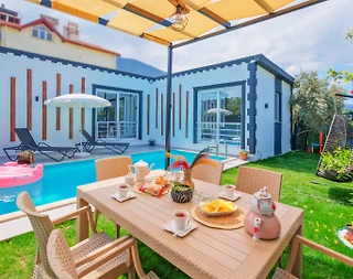 Muğla Fethiye'de Merkezi Konumda, Özel Havuzlu, Kiralık Villa - 1