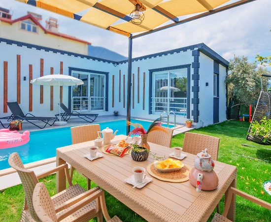 Muğla Fethiye'de Merkezi Konumda, Özel Havuzlu, Kiralık Villa - 1