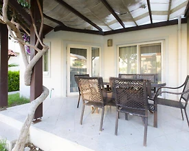 Didim Akbük'te Özel Plajlı Tesiste, Bahçeli Kiralık Yazlık - 2