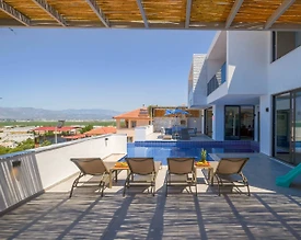 Kaş Yeşilköy'de Sakin Konumda, Isıtmalı Havuzlu, Saunalı, Lüks Villa - 2