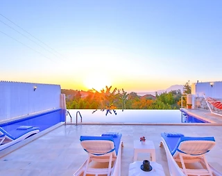 Kaş Üzümlü'de Doğa ve Deniz Manzaralı, Özel Havuzlu, Bahçeli Villa - 4