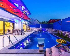 Kaş Çayköy'de Nezih Konumda, Yetişkin ve Çocuk Havuzlu, Kiralık Villa - 3