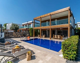 Bodrum Cumhuriyet'de Geniş Bahçeli Bahçeli, Özel Havuzlu, 3+1 Villa - 5