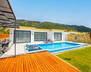 Kaş Sarıbelen'de Doğa Manzaralı, Özel Havuzlu, Kiralık Lüks Villa - 2