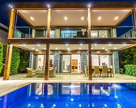 Bodrum Cumhuriyet'de Geniş Bahçeli Bahçeli, Özel Havuzlu, 3+1 Villa - 3