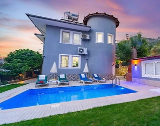 Muğla Fethiye'de Doğa Manzaralı, Özel Havuzlu, Geniş Bahçeli Villa - 1