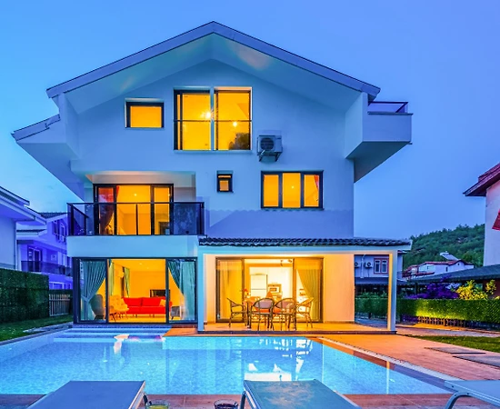 Fethiye Çiftlik'de Geniş Bahçeli, Özel Havuzlu, 4+1 Lüks Villa - 1