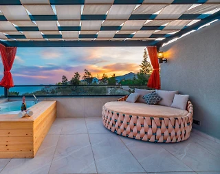 Kaş Kalkan'da Deniz Manzaralı, Özel Havuzlu, Modern Tasarımlı Villa - 1