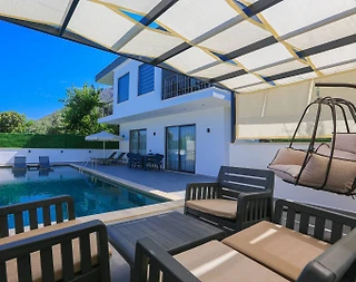 Kaş Üzümlü'de Özel Havuzlu, Jakuzili, 5 Kişilik, Kiralık Villa - 2