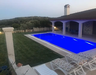 İzmir Çeşme'de Muhteşem Doğada, Özel Havuzlu, Geniş Bahçeli Villa - 3