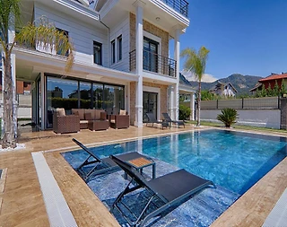 Fethiye Göcek'te Merkezi Konumda, Özel Havuzlu, 3+1, Lüks Villa - 4