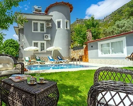 Muğla Fethiye'de Doğa Manzaralı, Özel Havuzlu, Geniş Bahçeli Villa - 3