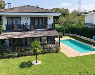 Sapanca Kırkpınar'da Muhteşem Bahçeye Sahip, Özel Havuzlu, Geniş Villa - 5