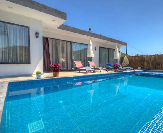 Kaş Sarıbelen'de, Doğa Manzaralı, Özel Havuzlu, Kiralık Villa - 1
