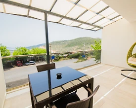 Kaş Kördere'de Merkezi Konumda, Deniz Manzaralı, Balayı Evi - 3