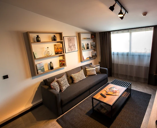 İstanbul Ataşehir'de Modern Tasarımlı, 1+1, Konforlu Suit - 1