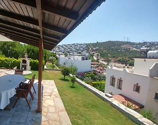 Milas Boğaziçi'nde Özel Plajlı Sitede, Manzaralı, 4+1 Villa - 5