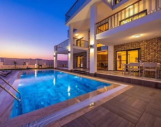 Fethiye Ölüdeniz'de Göz Alıcı Tasarımlı, Özel Havuzlu, Jakuzili Villa - 2