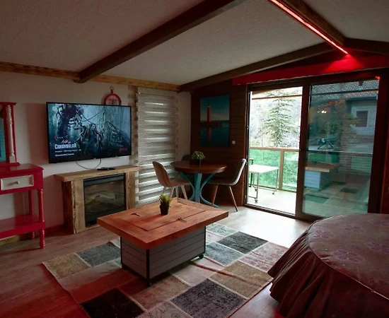 Ankara Çankaya'da Merkezi Konumda, Ortak Havuzlu, Kiralık Bungalov - 1