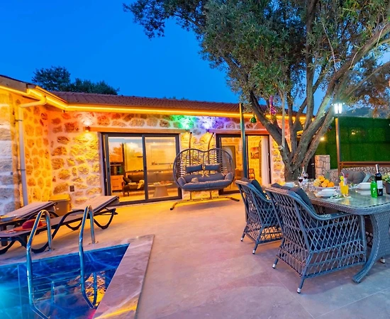 Kaş Gelemiş'te Balayı Çiftlerine Uygun, Özel Havuzlu, Ferah Villa - 1