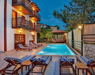 Kaş İslamlar'da Otantik Atmosferli, Ahşap Mimarili, Lüks  Villa - 2