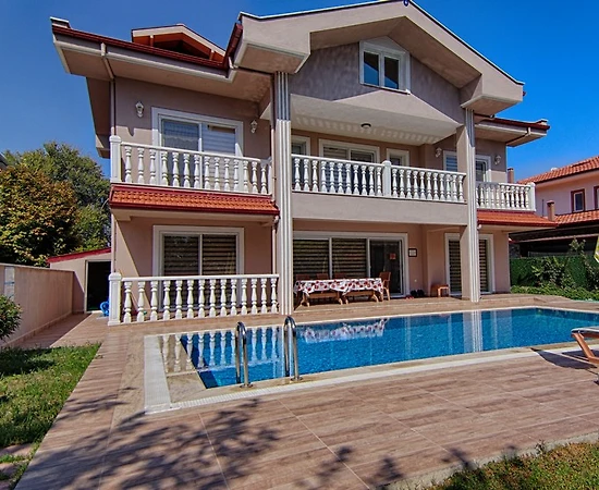 Ortaca Dalyan'da Merkezi Konumda, Özel Havuzlu, 10 Kişilik Villa - 1