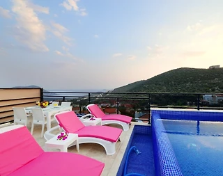 Kaş Kalkan'da Deniz Manzaralı, Özel Havuzlu, Konforlu Villa - 2