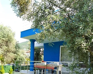 Kuşadası Güzelçamlı'da Elverişli Konumda, Denize Yakın, Konforlu Villa - 2