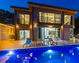 Kaş İslamlar'da Doğayla İç İçe, Sonsuzluk Havuzlu, Lüks Villa - 1