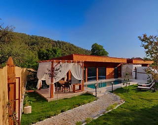 Fethiye İnlice'de Doğa Manzaralı, Özel Havuzlu, Jakuzili Villa - 1