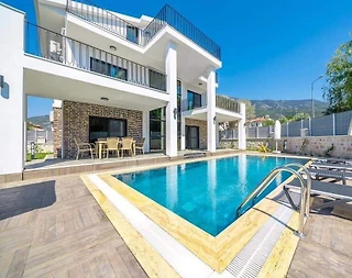 Fethiye Ölüdeniz'de Göz Alıcı Tasarımlı, Özel Havuzlu, Jakuzili Villa - 1