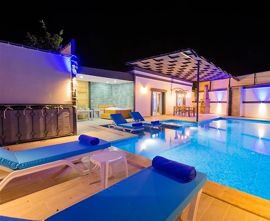 Kaş İslamlar'da Eşsiz Doğa Manzaralı, Özel Havuzlu, Kiralık Villa - 1