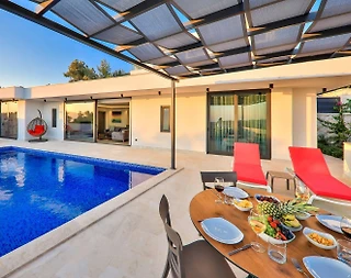 Kaş Üzümlü'de Muhteşem Doğa Manzaralı, Özel Havuzlu, Kiralık Villa - 4