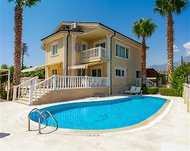 Antalya Kemer'de Denize Yakın, Özel Havuzlu, Geniş Bahçeli Villa - 2