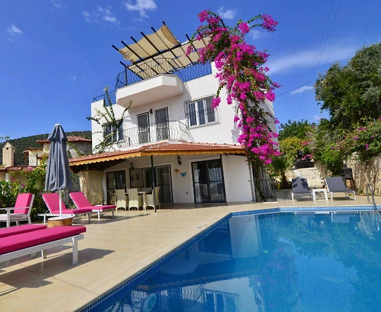 Kaş Kalkan'da Deniz Manzaralı, 8 Kişilik, Muhafazakar Villa - 1