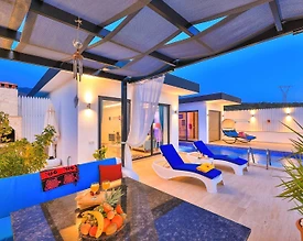 Kaş Üzümlü'de Doğa İçerisinde, Özel Havuzlu, Jakuzili, Balayı Villası - 2