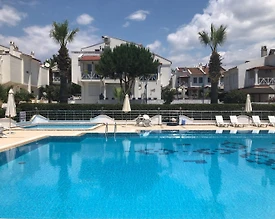 Kuşadası Kadınlar Denizi'nde Site İçinde, Ortak Havuzlu, Kiralık Villa - 2